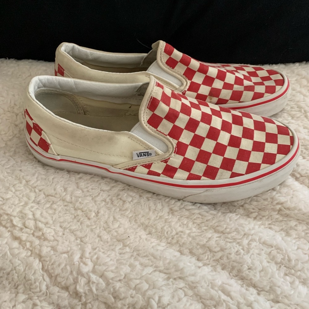 Men’s 8 1/2 red checkered slip on Vans. Look at all pics. As is